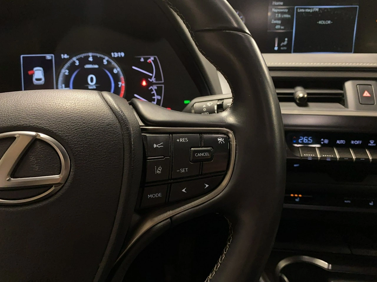 Lexus UX - Zdjęcie 21