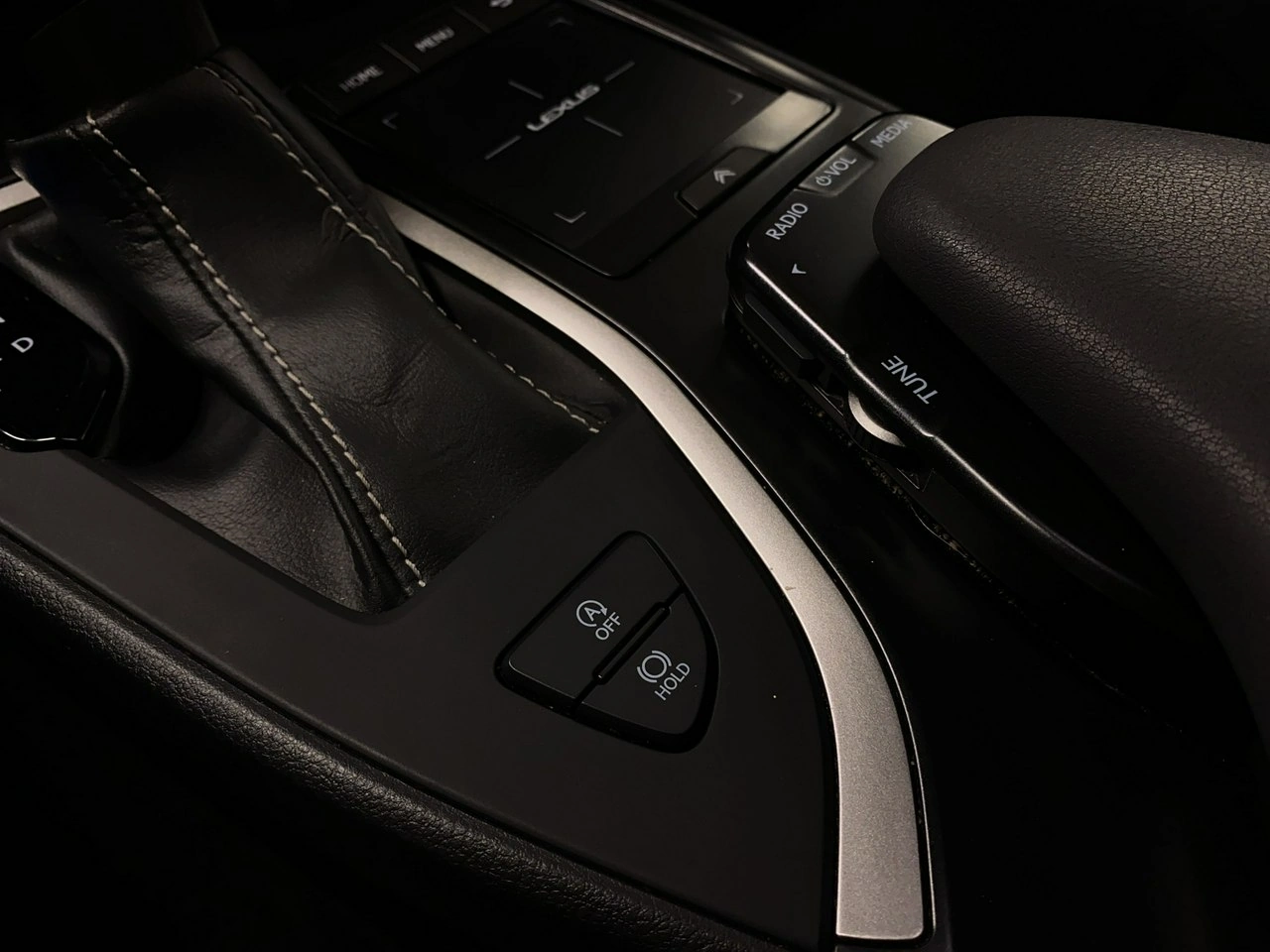 Lexus UX - Zdjęcie 35