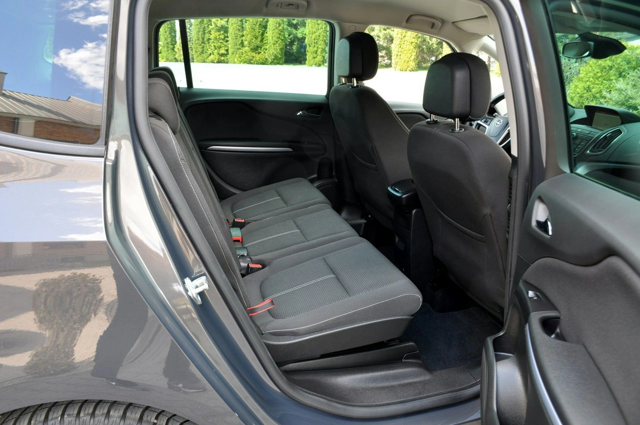 Opel Zafira - Zdjęcie 18