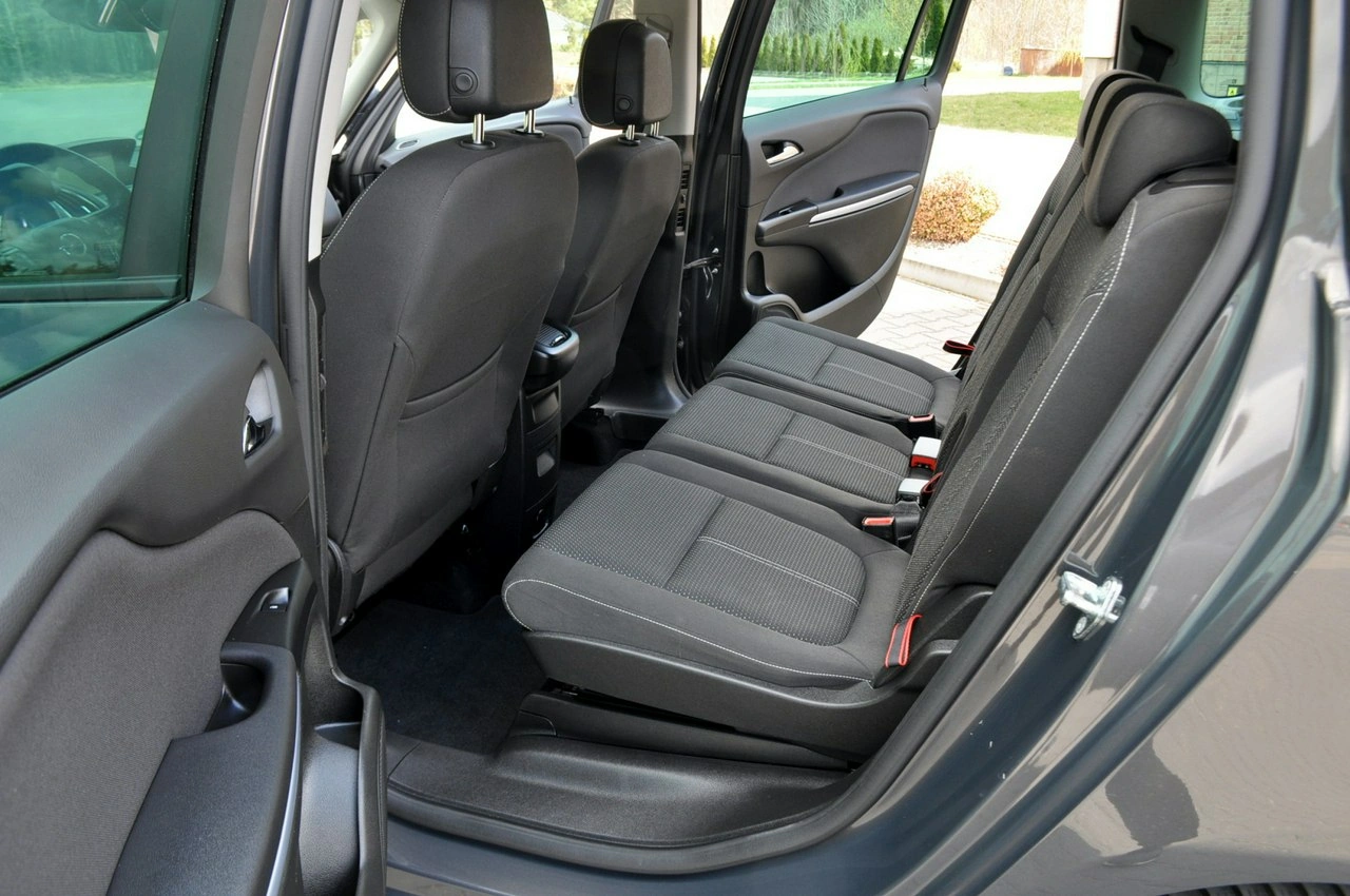 Opel Zafira - Zdjęcie 20