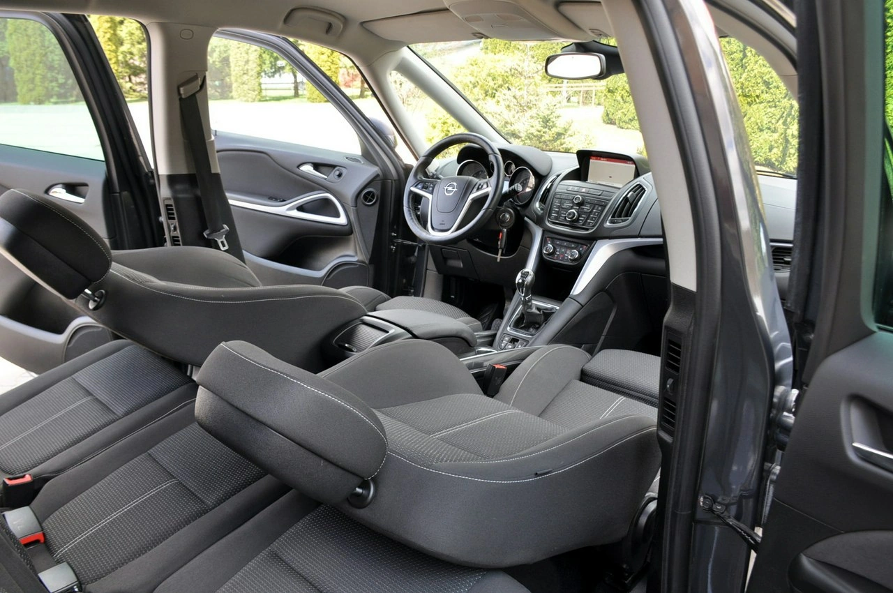 Opel Zafira - Zdjęcie 23