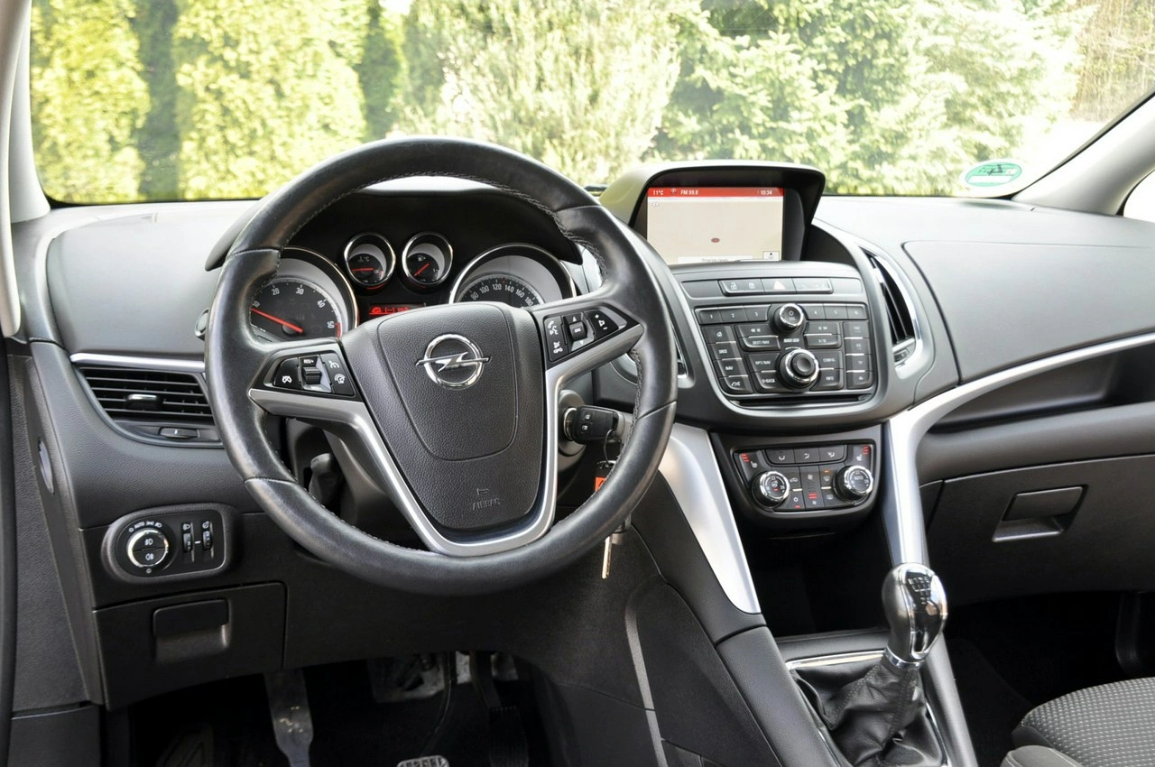 Opel Zafira - Zdjęcie 29
