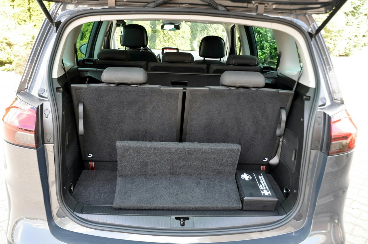Opel Zafira - Zdjęcie 38