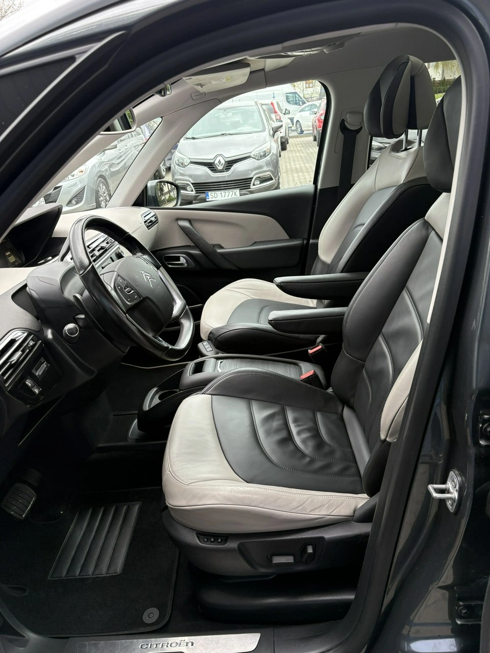 Citroën C4 Grand Picasso - Zdjęcie 16