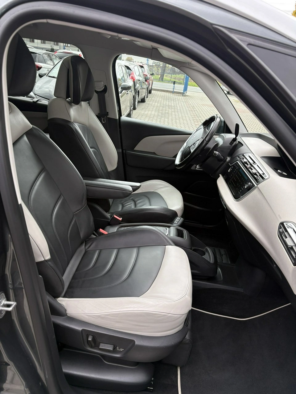 Citroën C4 Grand Picasso - Zdjęcie 23