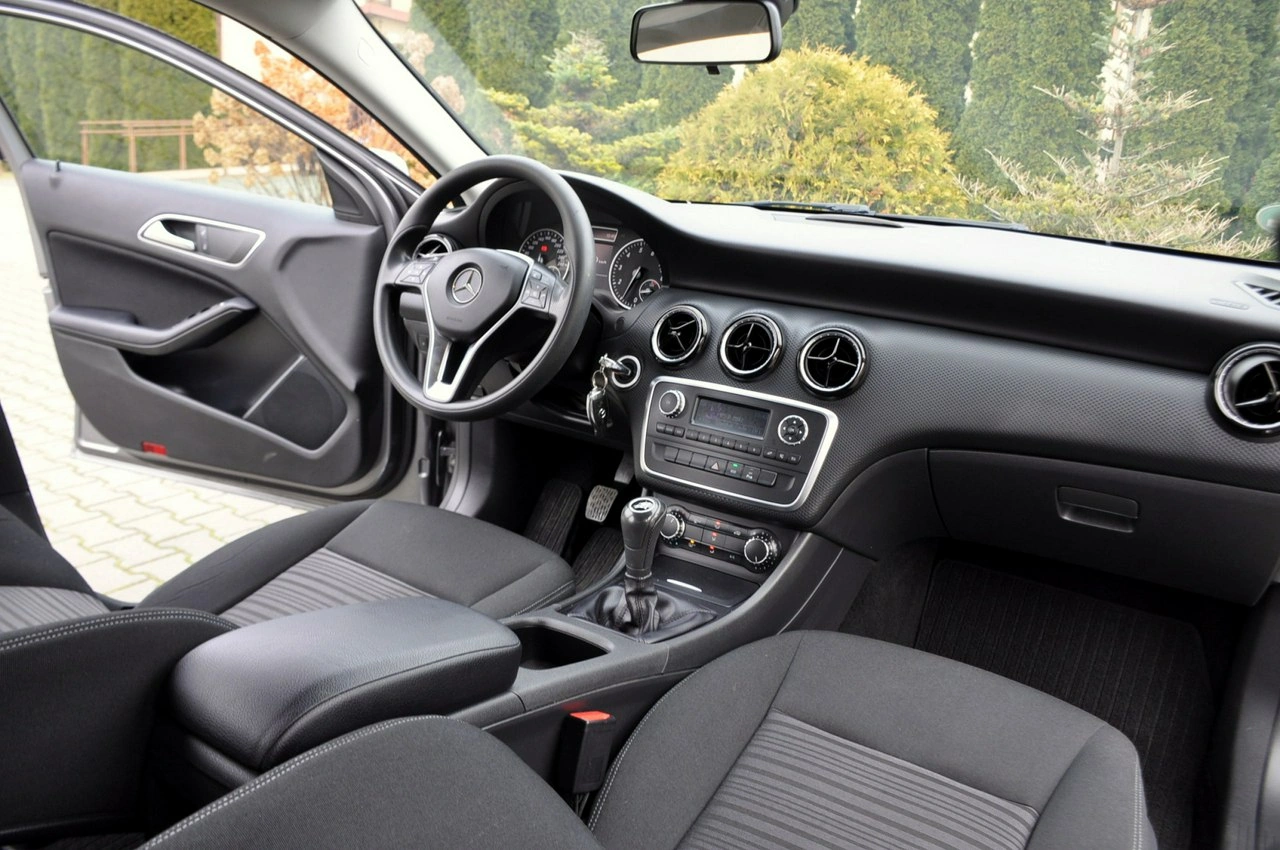 Mercedes A 180 - Zdjęcie 23