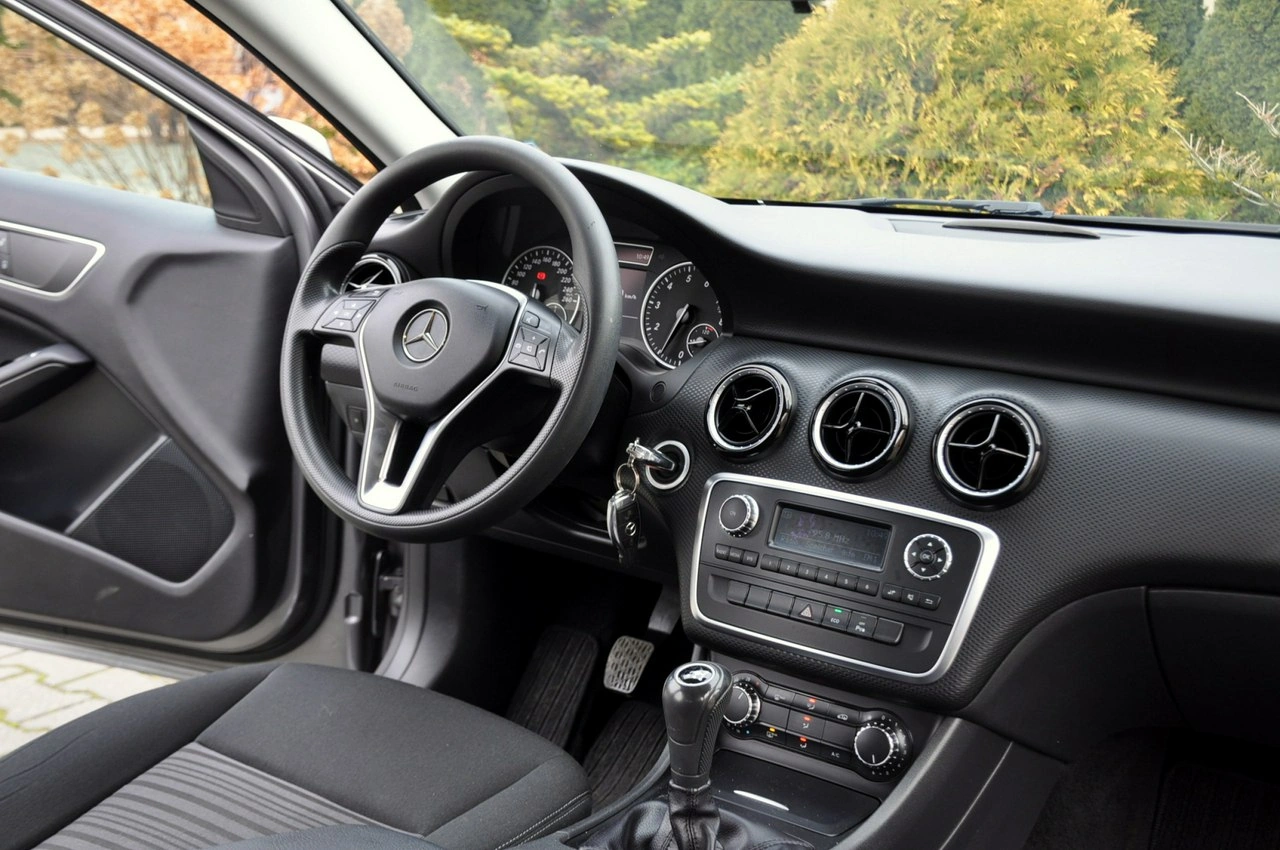 Mercedes A 180 - Zdjęcie 24