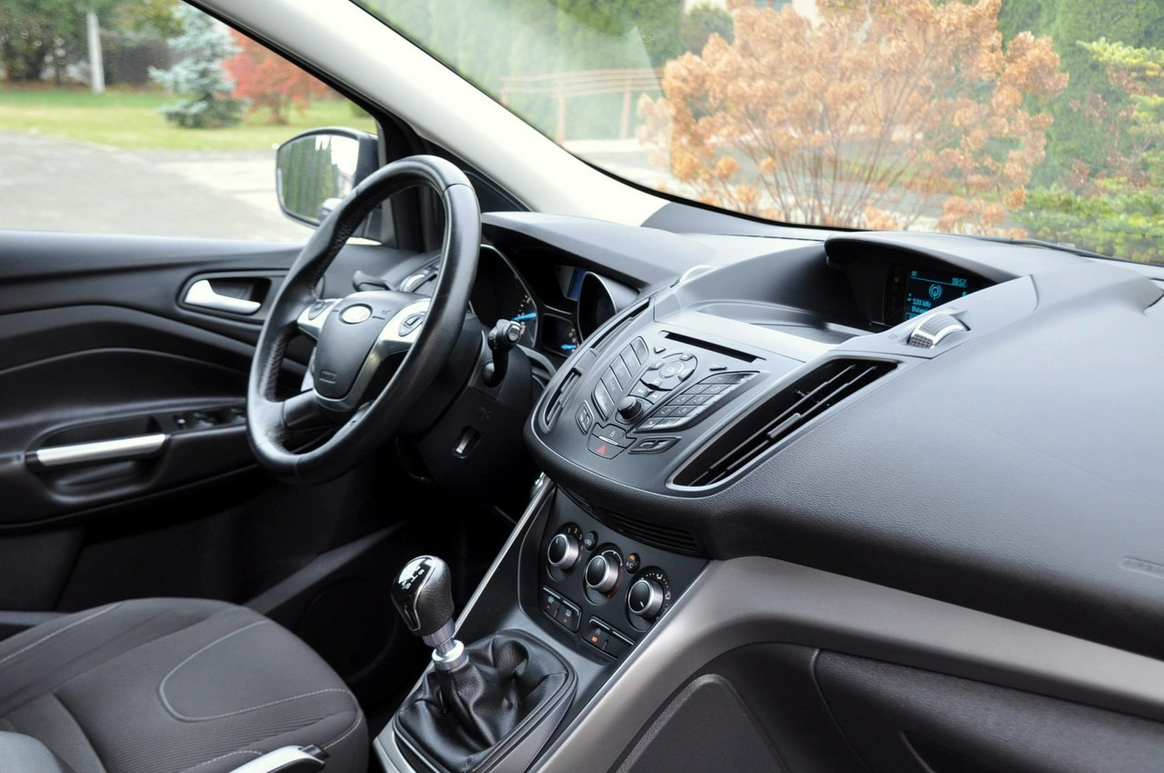 Ford Kuga - Zdjęcie 17