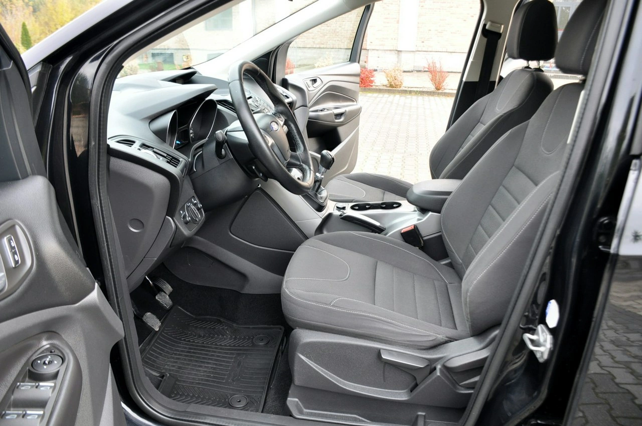 Ford Kuga - Zdjęcie 20