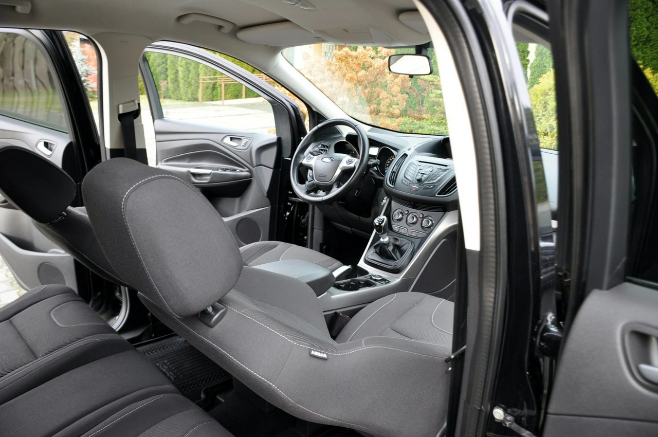 Ford Kuga - Zdjęcie 22