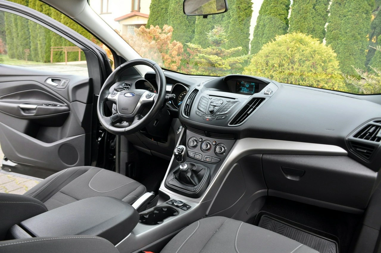Ford Kuga - Zdjęcie 23