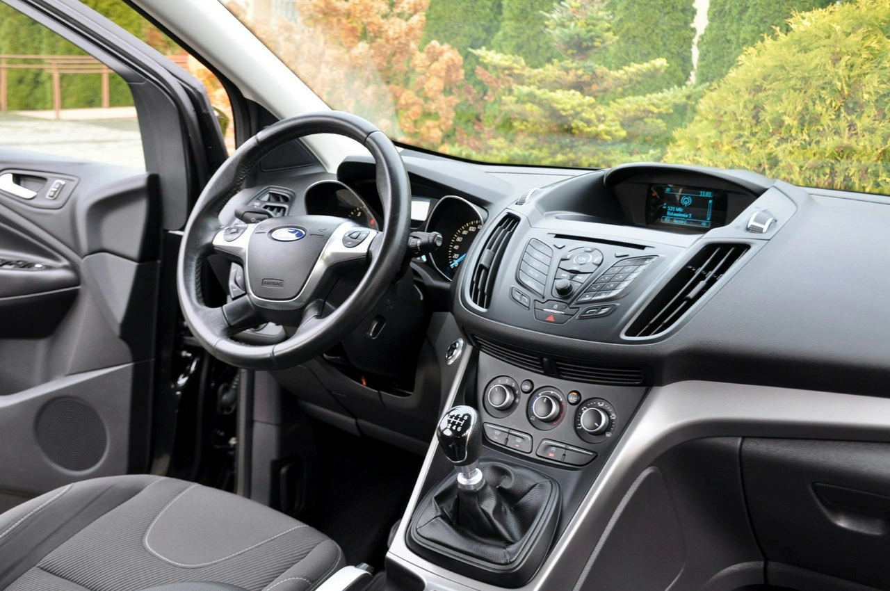 Ford Kuga - Zdjęcie 24