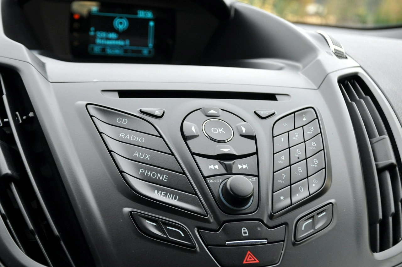 Ford Kuga - Zdjęcie 30