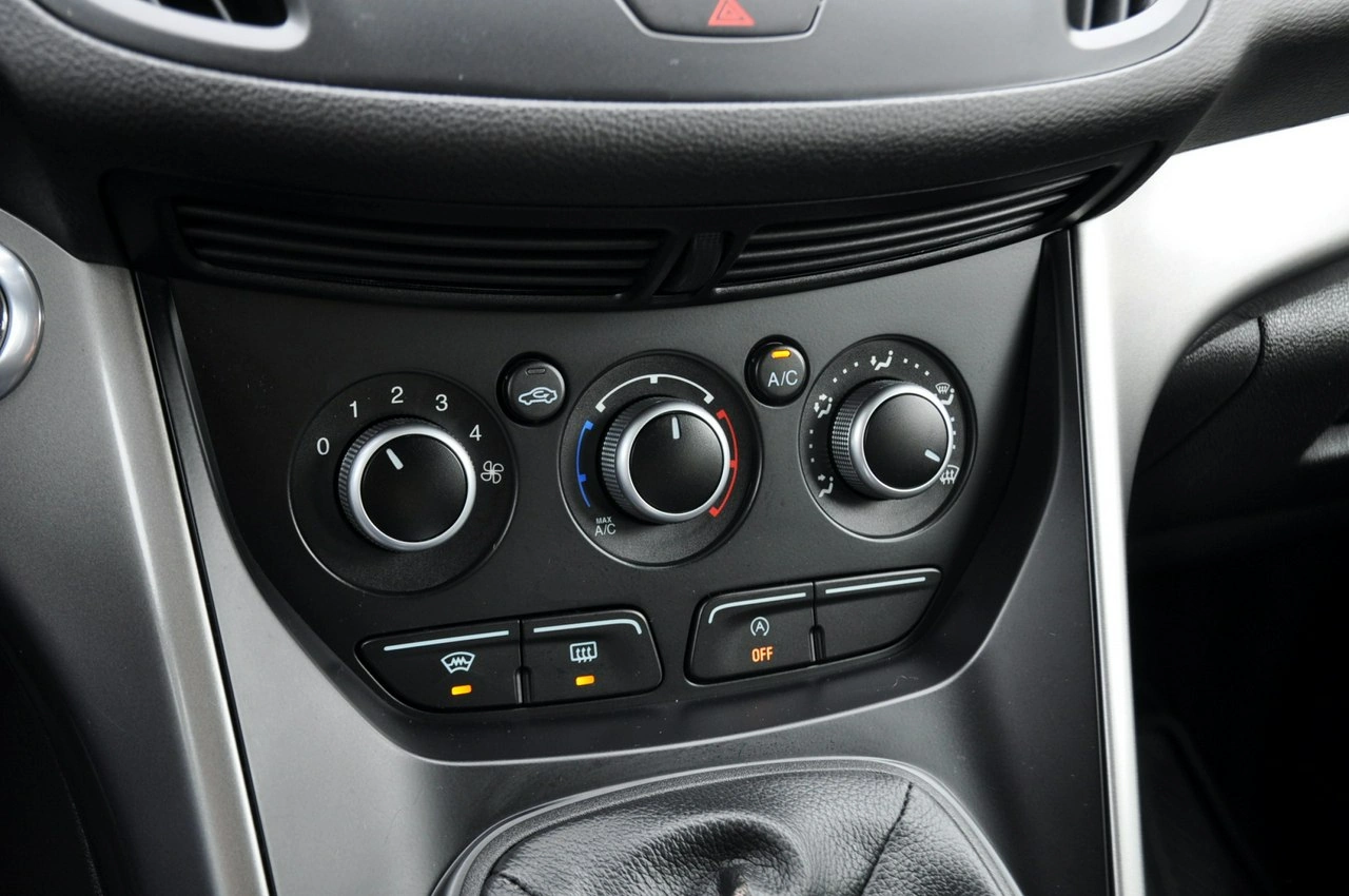 Ford Kuga - Zdjęcie 31