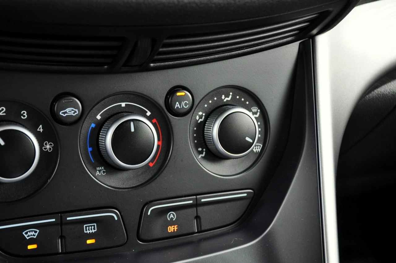 Ford Kuga - Zdjęcie 32