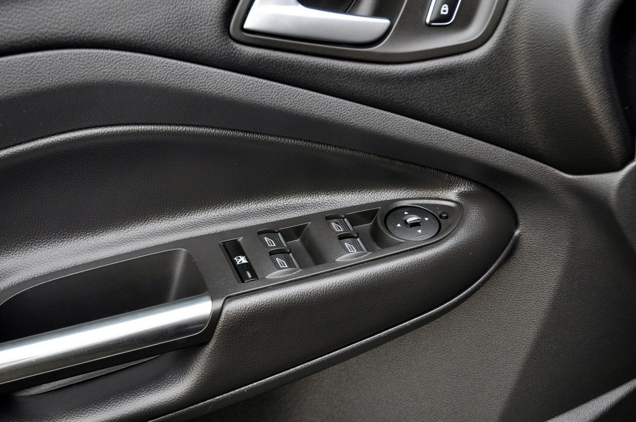 Ford Kuga - Zdjęcie 36