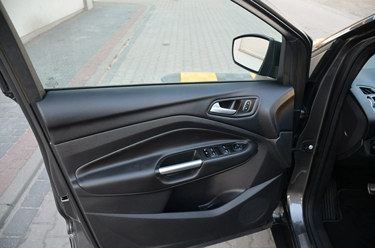 Ford Kuga - Zdjęcie 13