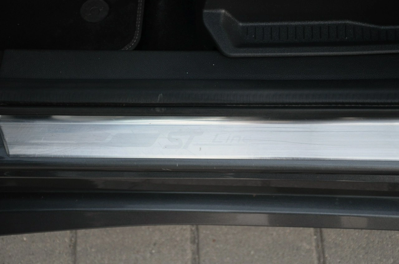 Ford Kuga - Zdjęcie 15