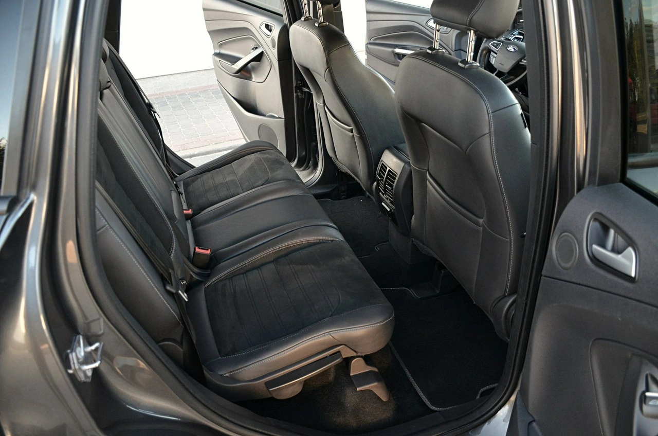Ford Kuga - Zdjęcie 17