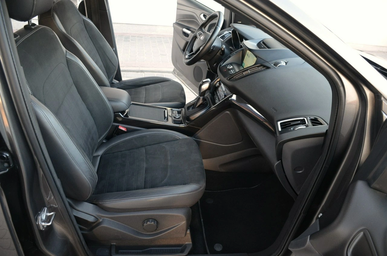 Ford Kuga - Zdjęcie 21