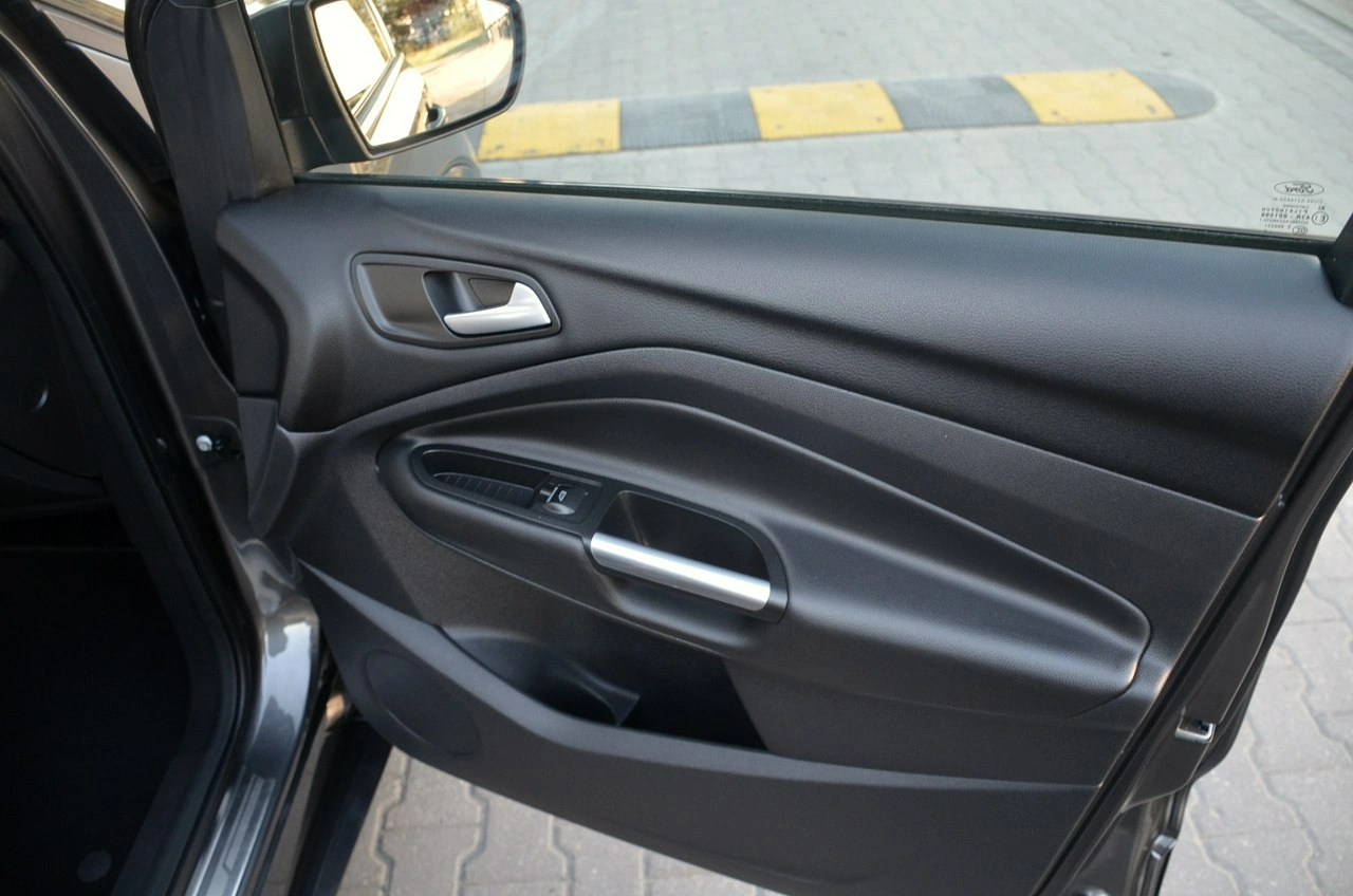 Ford Kuga - Zdjęcie 22