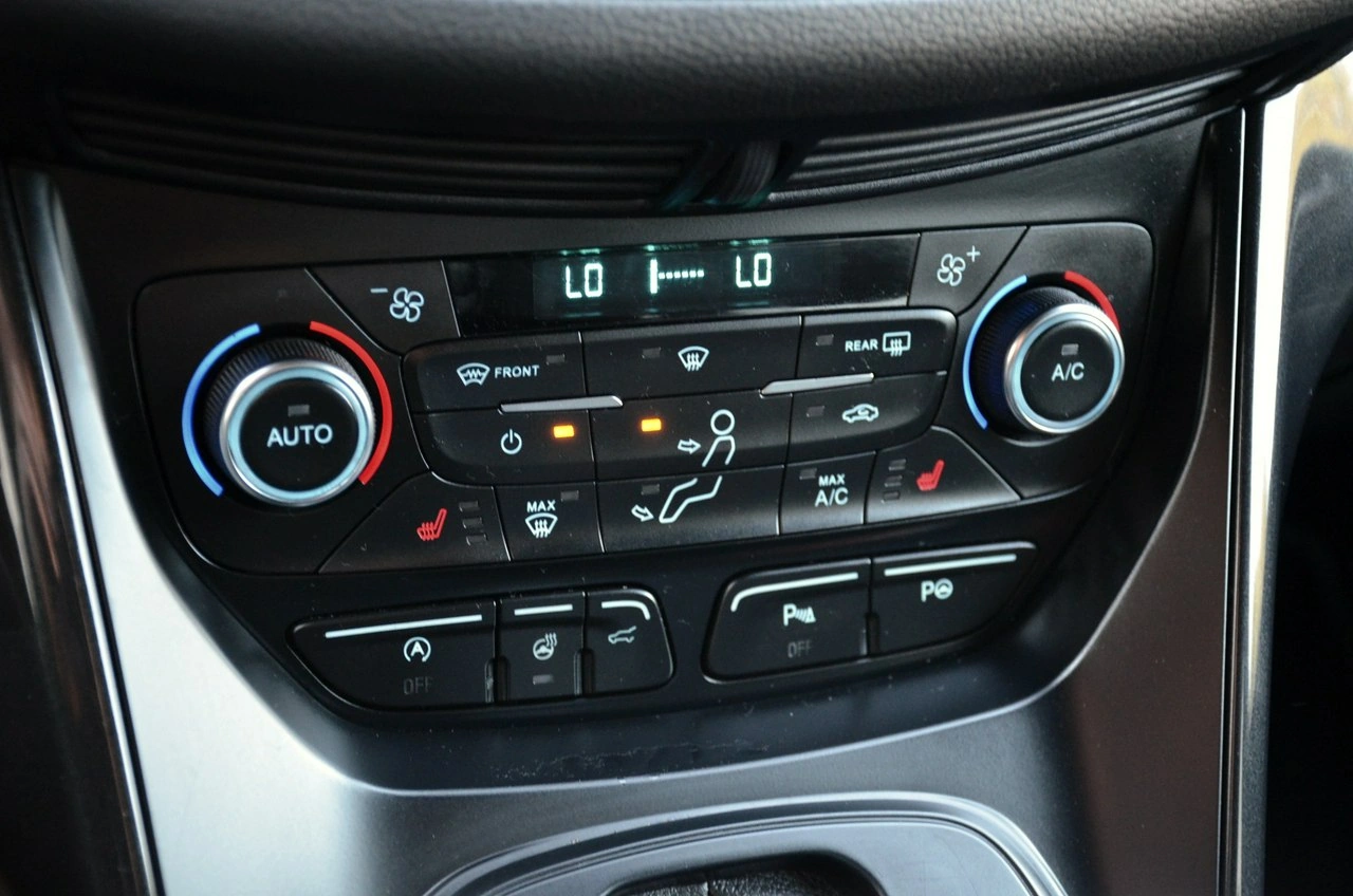 Ford Kuga - Zdjęcie 25