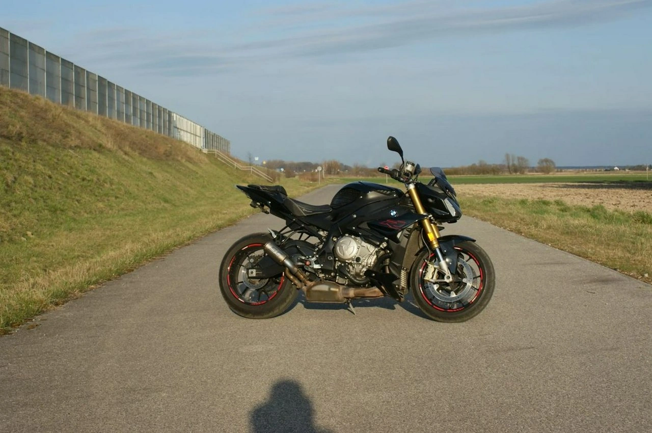 BMW S - Główne zdjęcie