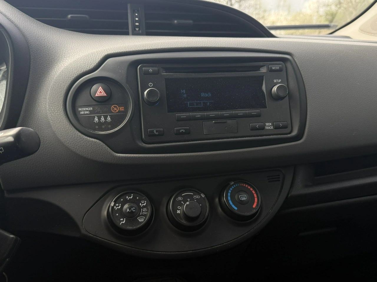 Toyota Yaris - Zdjęcie 11