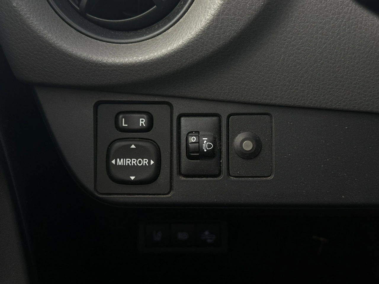 Toyota Yaris - Zdjęcie 14