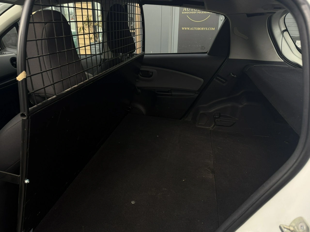 Toyota Yaris - Zdjęcie 7