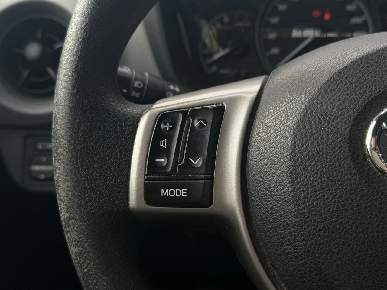 Toyota Yaris - Zdjęcie 8