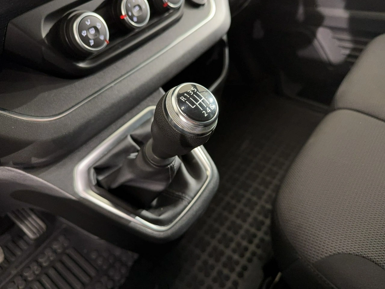 Renault Trafic - Zdjęcie 27