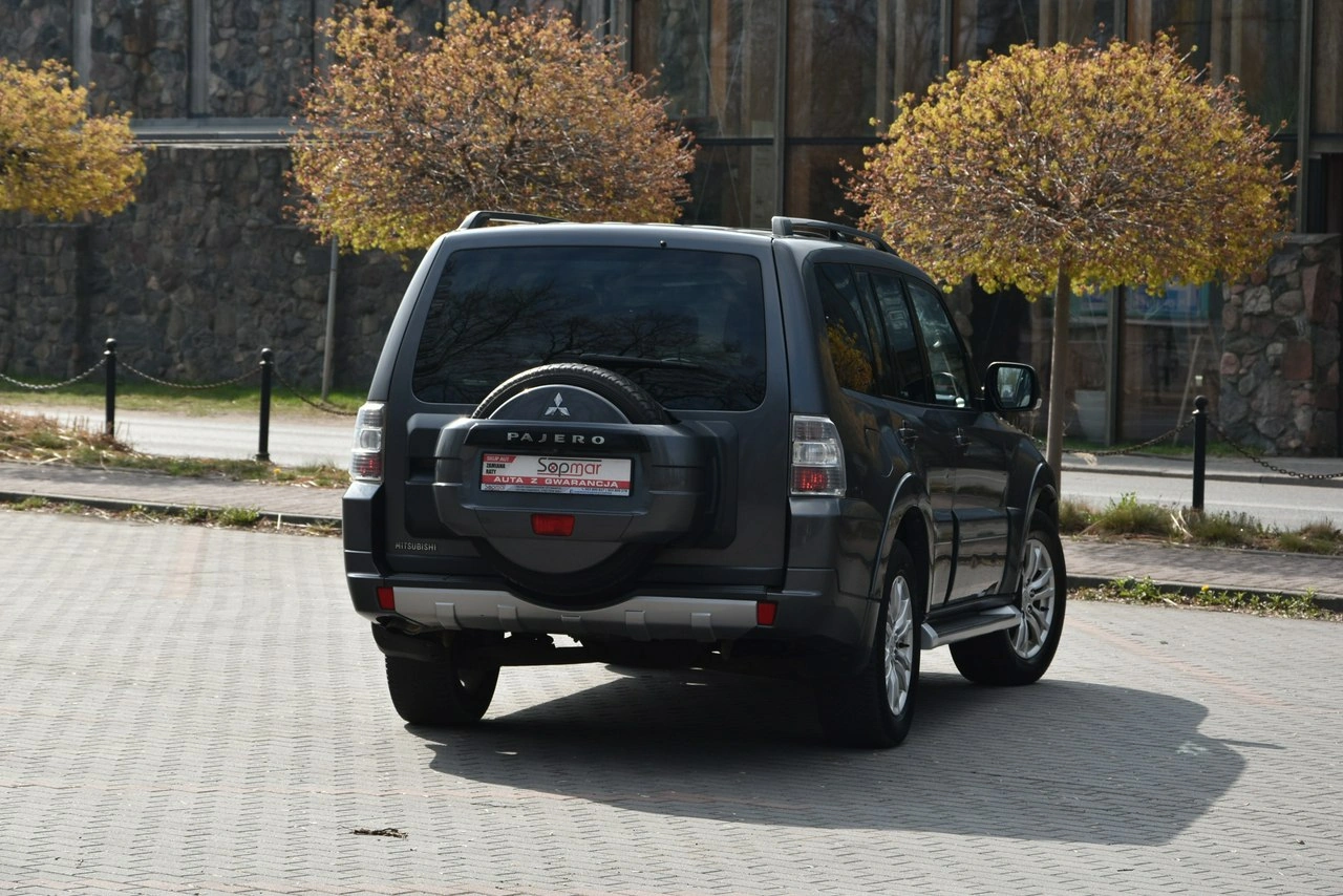 Mitsubishi Pajero - Zdjęcie 17