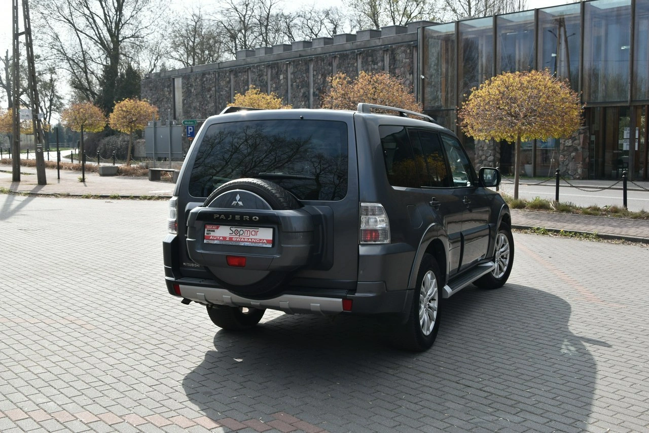 Mitsubishi Pajero - Zdjęcie 18