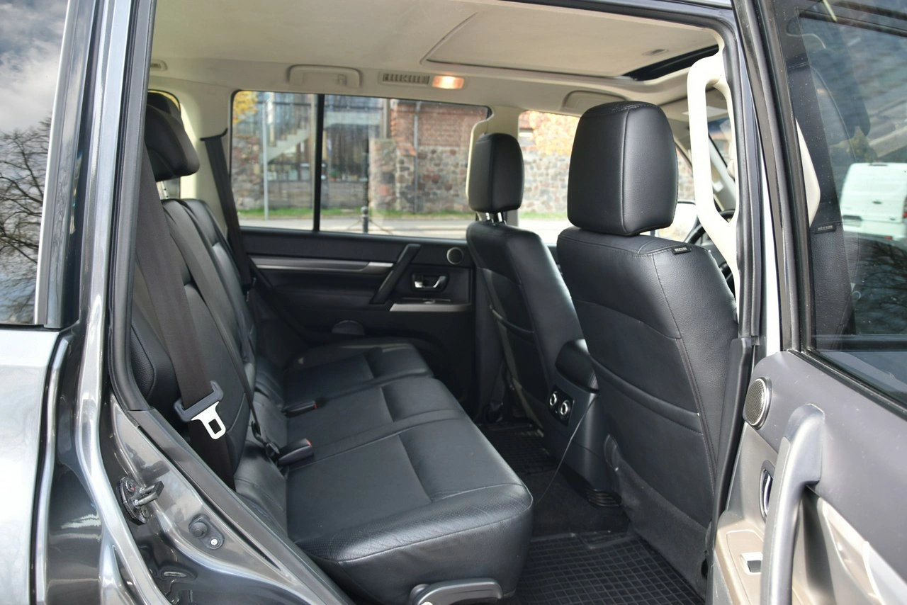 Mitsubishi Pajero - Zdjęcie 19