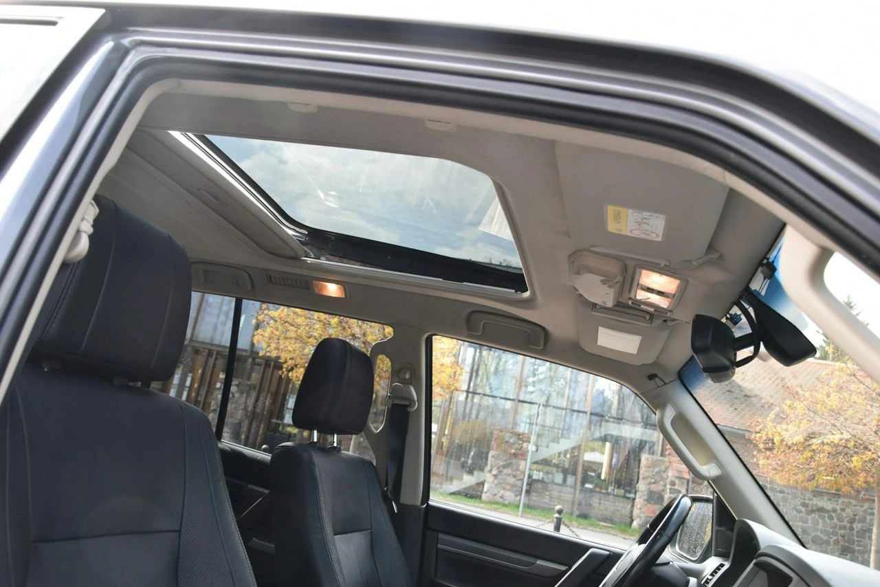 Mitsubishi Pajero - Zdjęcie 10