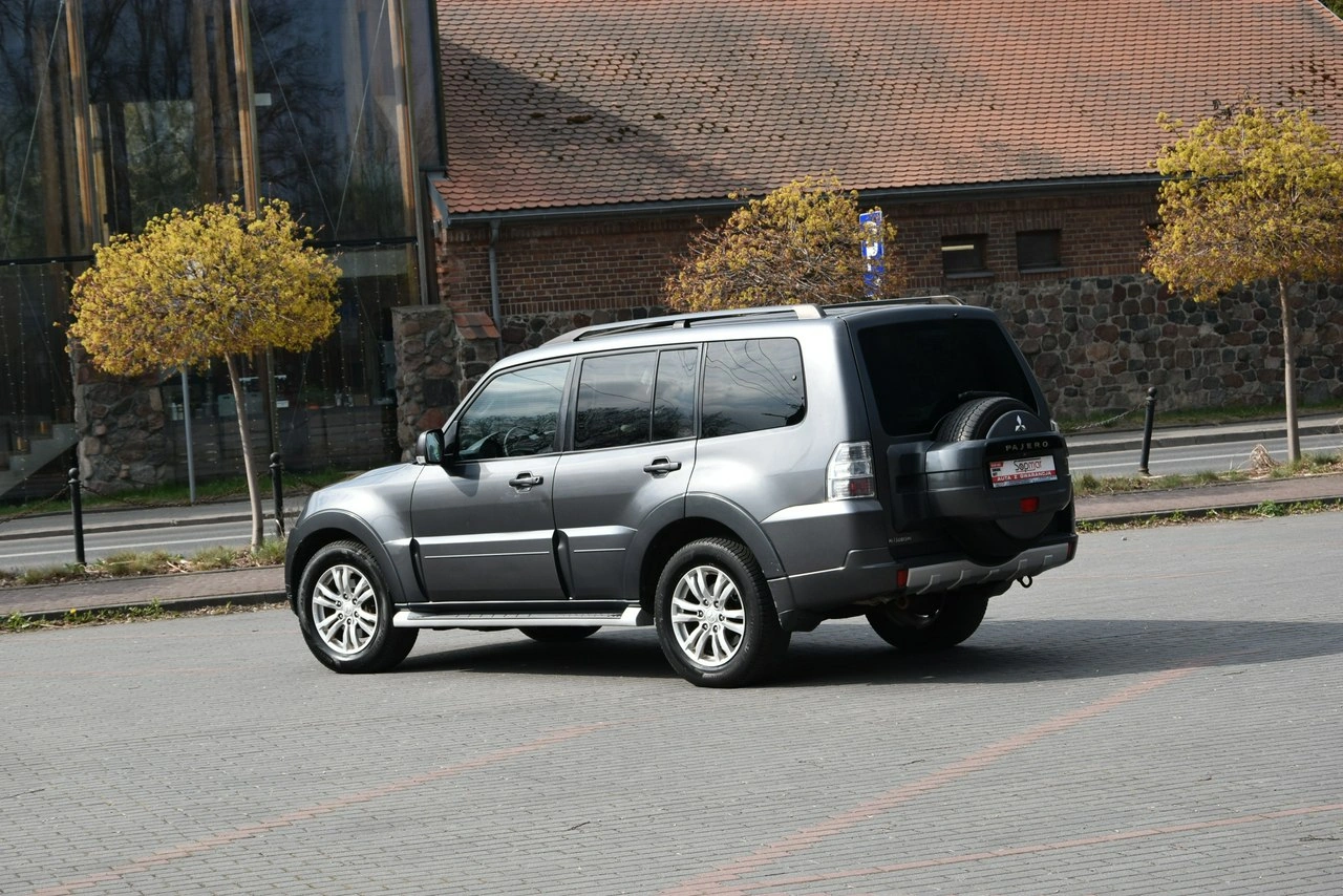 Mitsubishi Pajero - Zdjęcie 15
