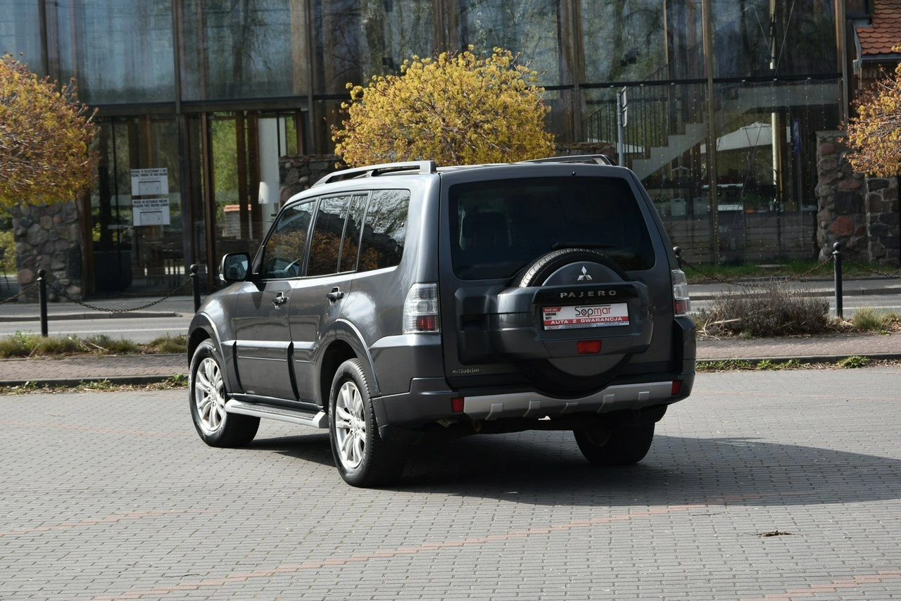 Mitsubishi Pajero - Zdjęcie 4
