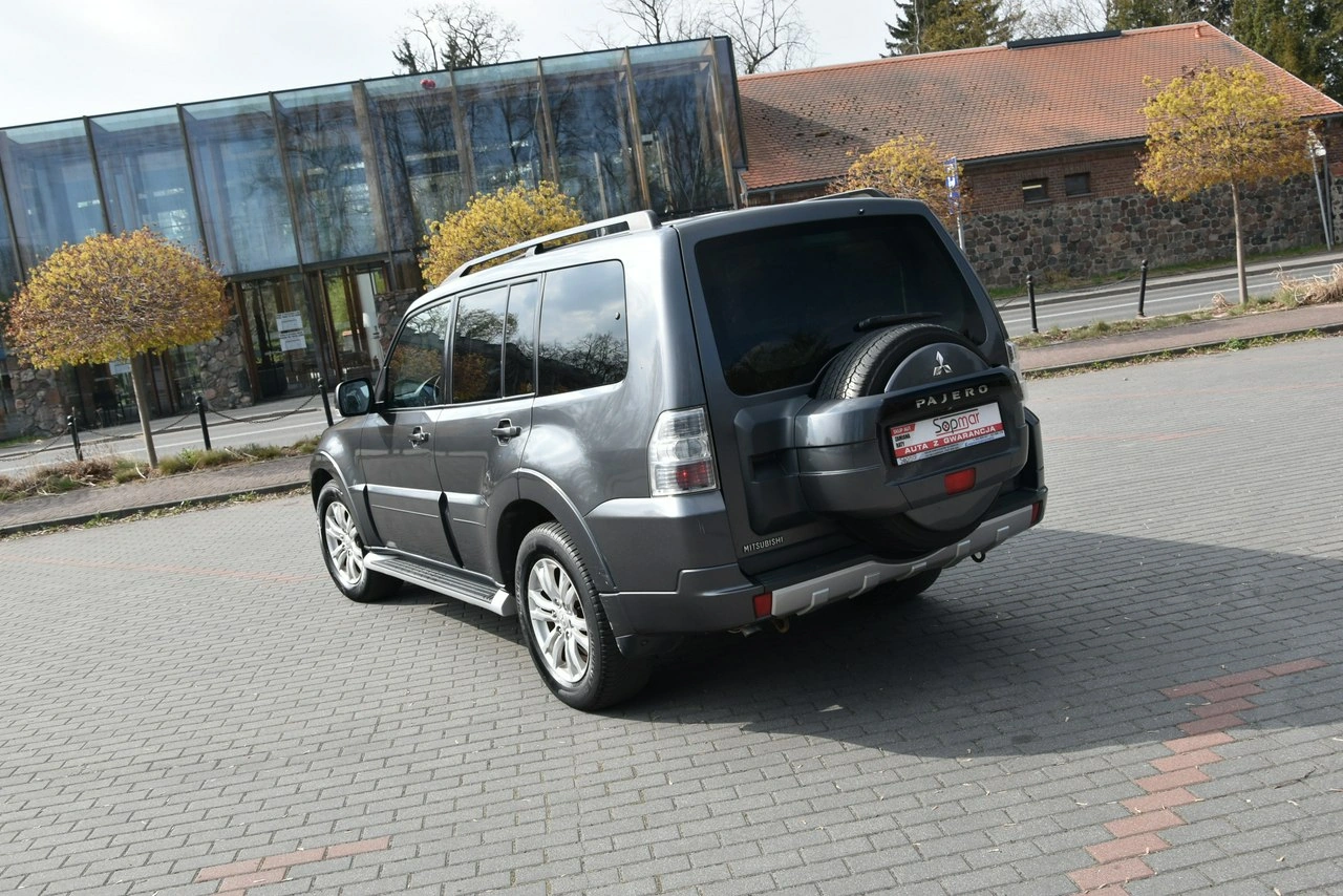 Mitsubishi Pajero - Zdjęcie 16