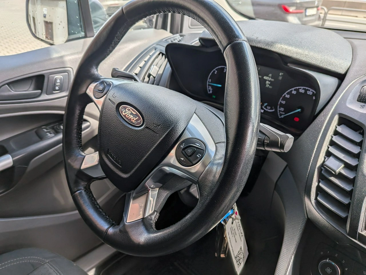 Ford Transit Connect - Zdjęcie 15