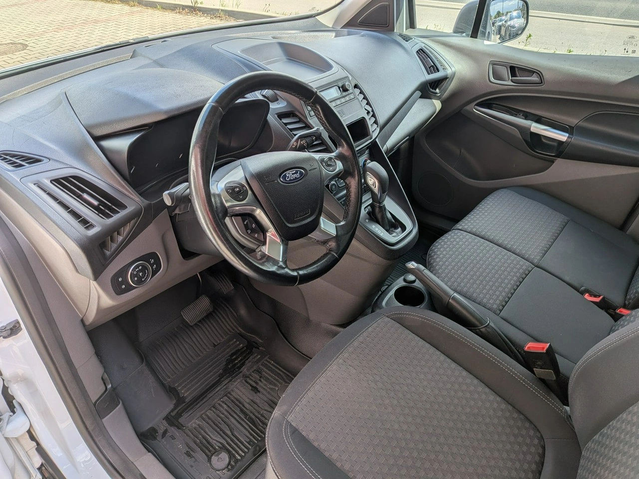 Ford Transit Connect - Zdjęcie 32
