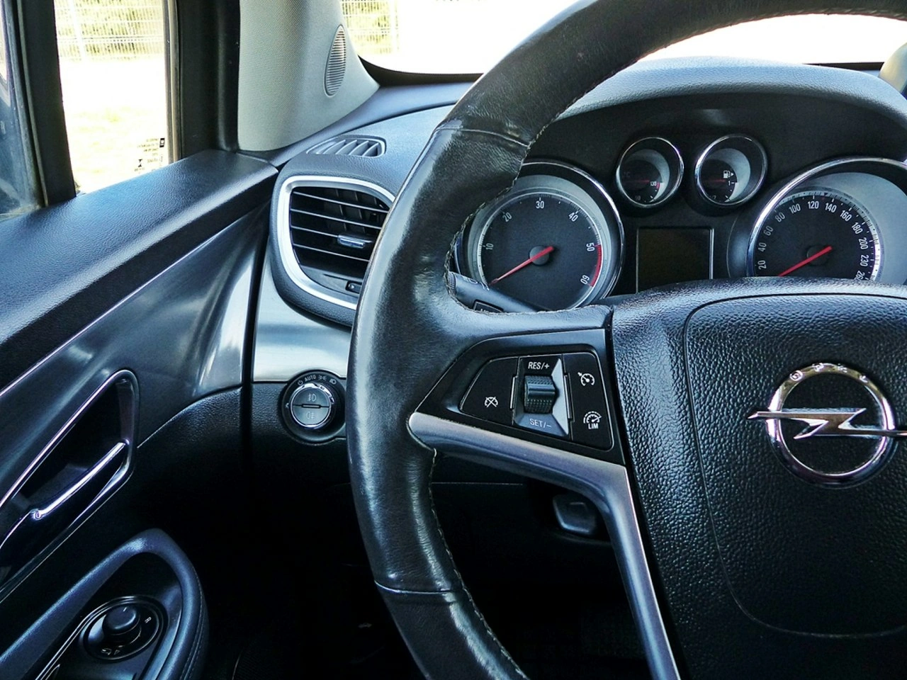 Opel Mokka - Zdjęcie 30