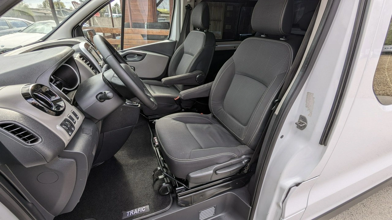 Renault Trafic - Zdjęcie 13