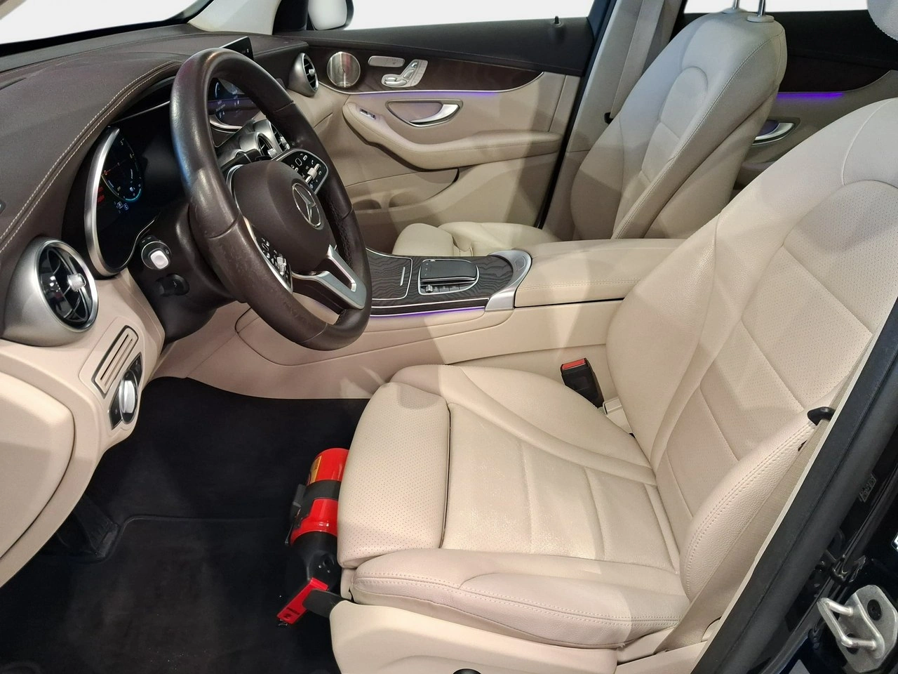 Mercedes GLC 300 - Zdjęcie 11