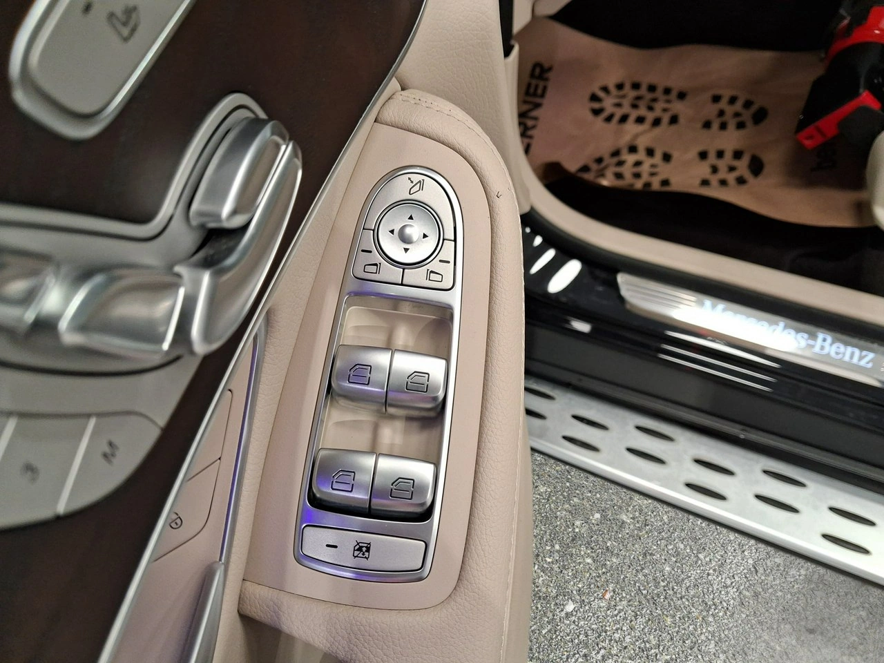 Mercedes GLC 300 - Zdjęcie 14