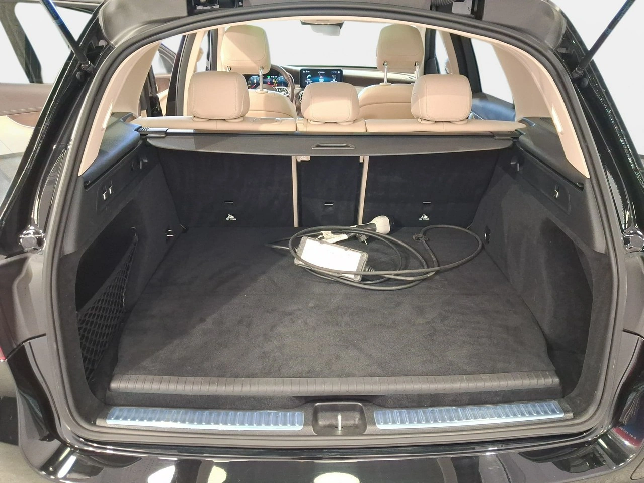 Mercedes GLC 300 - Zdjęcie 16