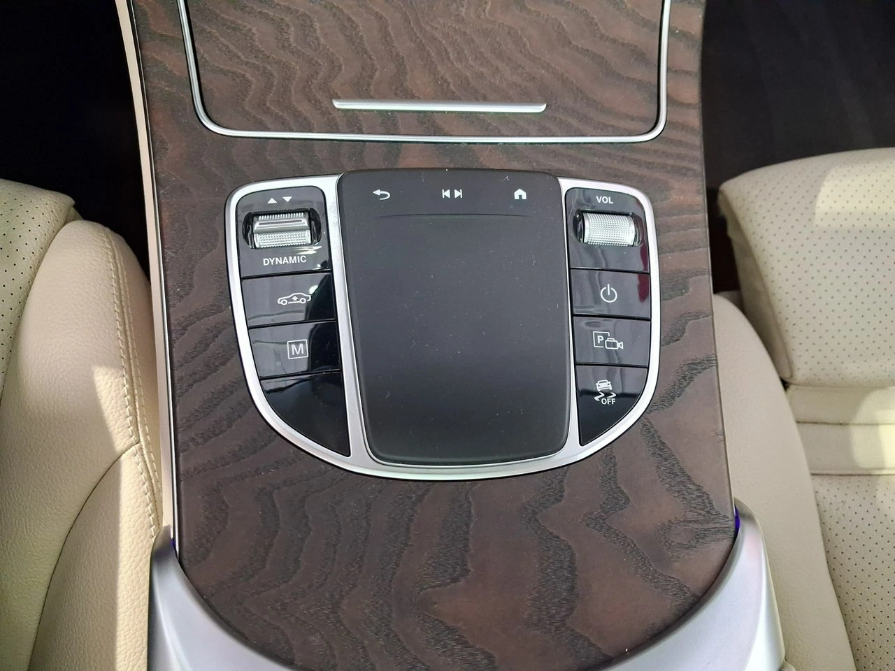 Mercedes GLC 300 - Zdjęcie 34