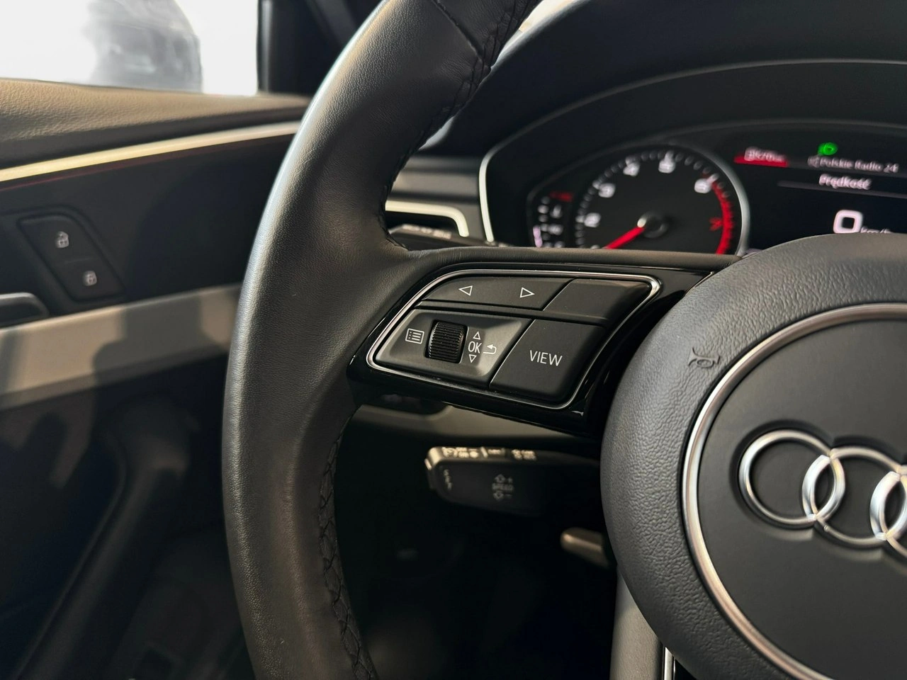 Audi A4 - Zdjęcie 23