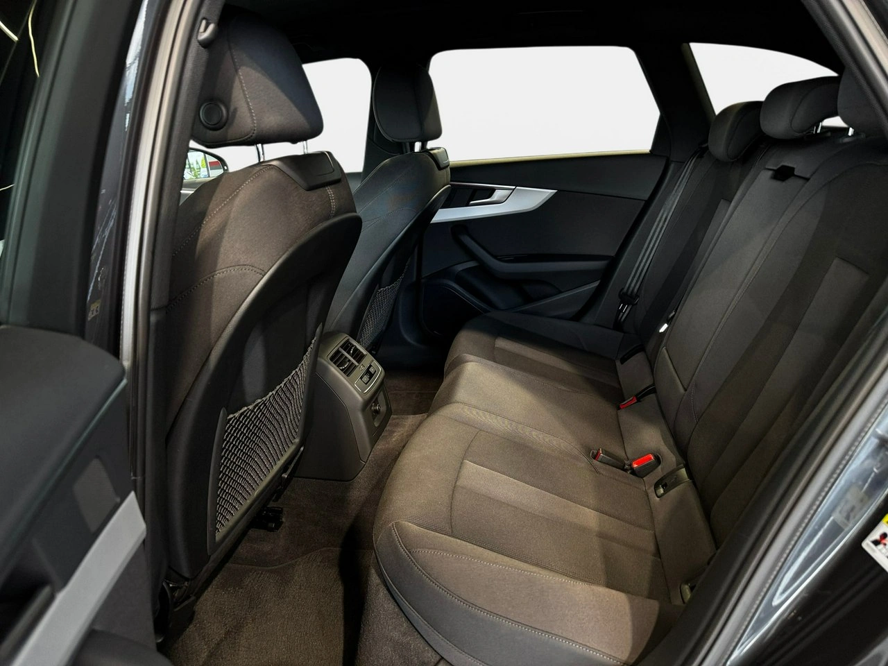 Audi A4 - Zdjęcie 16