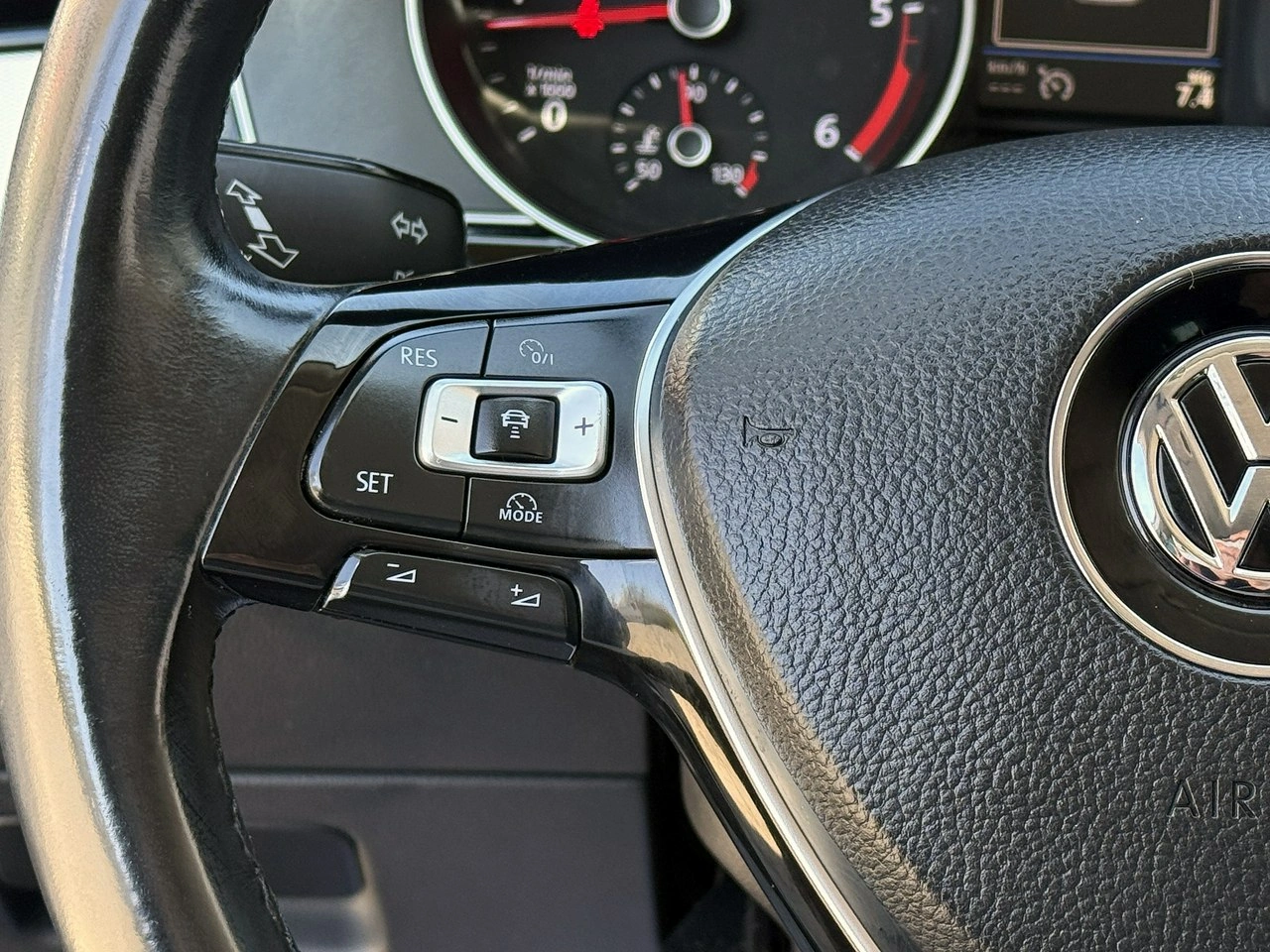 Volkswagen Passat - Zdjęcie 15